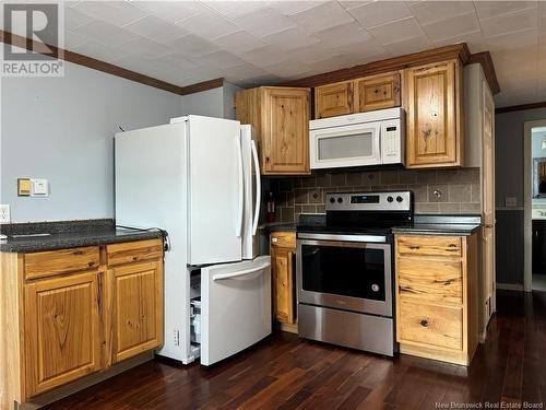 4682 Juniper Road, Florenceville-Bristol, NB - Indoor Photo Showing Kitchen