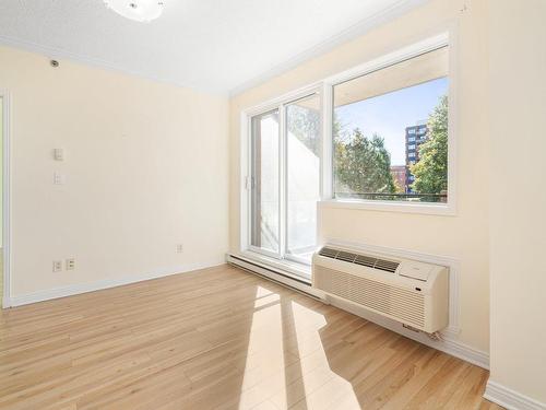 Living room - 302-550 Rue Jean-D'Estrées, Montréal (Ville-Marie), QC - Indoor Photo Showing Other Room