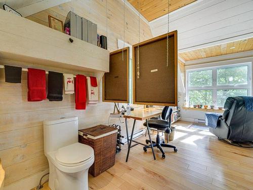 Powder room - 28 Ch. Des Bois-Verts, Saint-Adolphe-D'Howard, QC - Indoor