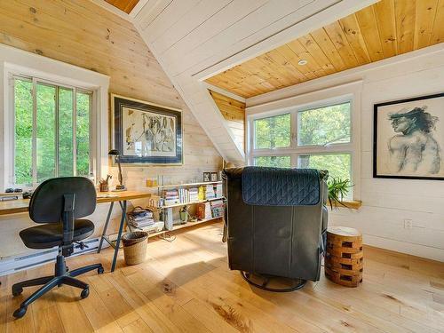 Master bedroom - 28 Ch. Des Bois-Verts, Saint-Adolphe-D'Howard, QC - Indoor Photo Showing Office