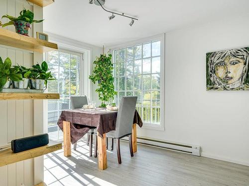 Dining room - 28 Ch. Des Bois-Verts, Saint-Adolphe-D'Howard, QC - Indoor Photo Showing Dining Room