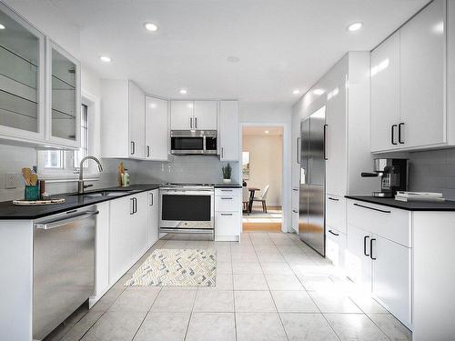 Cuisine - 38 Rue Charlevoix, Kirkland, QC - Indoor Photo Showing Kitchen With Upgraded Kitchen