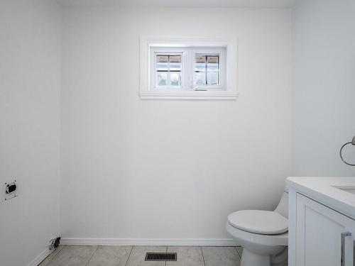 Salle d'eau - 38 Rue Charlevoix, Kirkland, QC - Indoor Photo Showing Bathroom