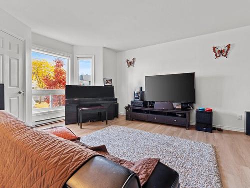 Salon - 760  - 764 Rue De L'Harmonie, Laval (Duvernay), QC - Indoor Photo Showing Living Room