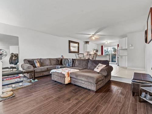 Salon - 760  - 764 Rue De L'Harmonie, Laval (Duvernay), QC - Indoor Photo Showing Living Room