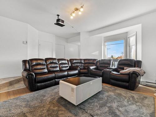 Salon - 760  - 764 Rue De L'Harmonie, Laval (Duvernay), QC - Indoor Photo Showing Living Room