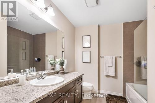 160 Gregorio Avenue, Hamilton, ON - Indoor Photo Showing Bathroom