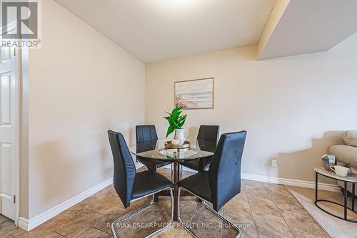 39 Thames Way, Hamilton, ON - Indoor Photo Showing Dining Room