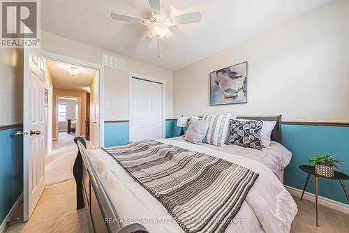 39 Thames Way, Hamilton, ON - Indoor Photo Showing Bedroom