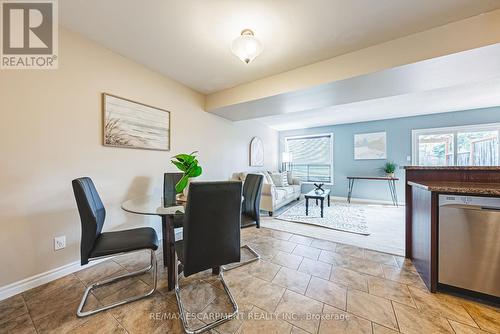 39 Thames Way, Hamilton, ON - Indoor Photo Showing Dining Room