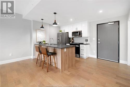 140 Main Street East Unit# 201, Kingsville, ON - Indoor Photo Showing Kitchen With Upgraded Kitchen