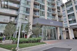 1908 - 225 WEBB DRIVE  Mississauga, ON L5B 3Y5