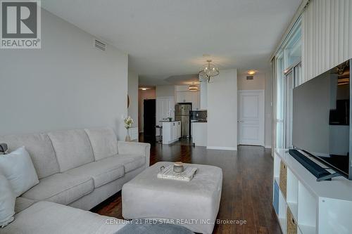 1908 - 225 Webb Drive, Mississauga, ON - Indoor Photo Showing Living Room