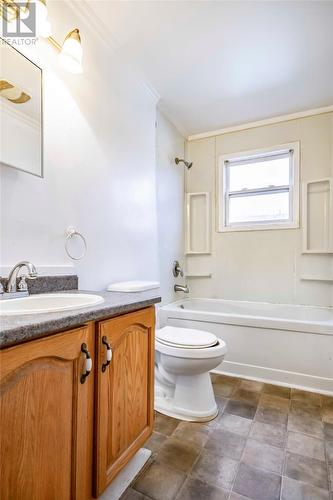 368 Blackmarsh Road, St. John'S, NL - Indoor Photo Showing Bathroom