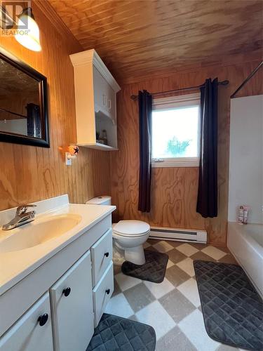 14 Brookside Street, Fortune, NL - Indoor Photo Showing Bathroom