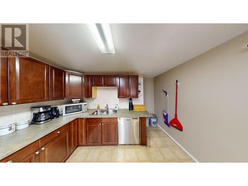 2181 Maple Drive, Quesnel, BC - Indoor Photo Showing Kitchen With Double Sink