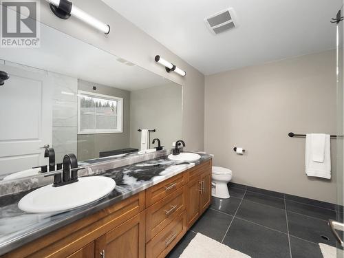 7627 Creekside Way, Prince George, BC - Indoor Photo Showing Bathroom