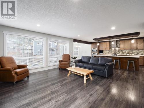 7627 Creekside Way, Prince George, BC - Indoor Photo Showing Living Room