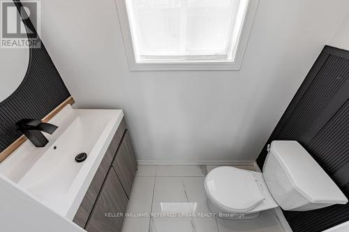 10 Field Sparrow Road, Brampton, ON - Indoor Photo Showing Bathroom