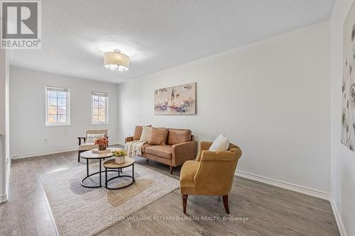 10 Field Sparrow Road, Brampton, ON - Indoor Photo Showing Living Room