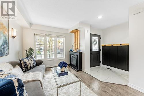 10 Field Sparrow Road, Brampton, ON - Indoor Photo Showing Living Room