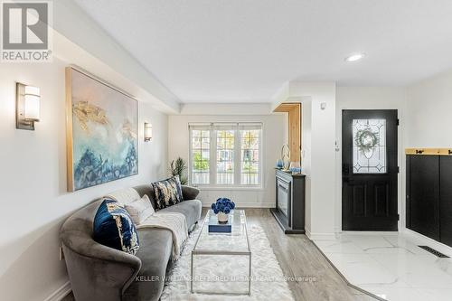 10 Field Sparrow Road, Brampton, ON - Indoor Photo Showing Living Room