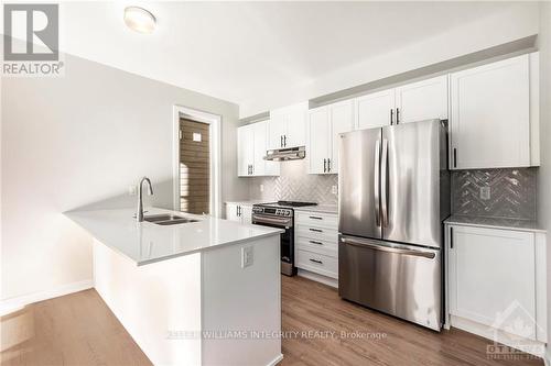 181 Beebalm Crescent, Ottawa, ON - Indoor Photo Showing Kitchen With Stainless Steel Kitchen With Double Sink With Upgraded Kitchen