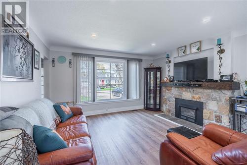 529 Roosevelt Drive, Sarnia, ON - Indoor Photo Showing Living Room With Fireplace