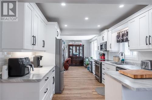 529 Roosevelt Drive, Sarnia, ON - Indoor Photo Showing Kitchen