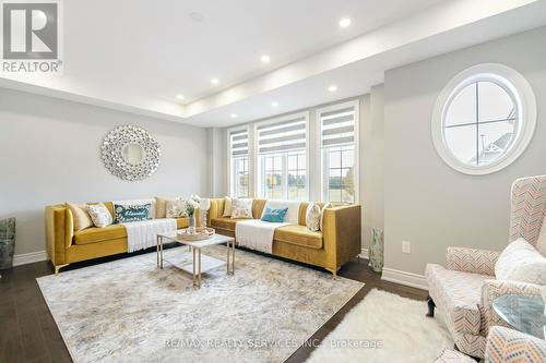 124 Drexler Avenue, Guelph/Eramosa, ON - Indoor Photo Showing Living Room