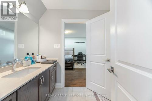 124 Drexler Avenue, Guelph/Eramosa, ON - Indoor Photo Showing Bathroom