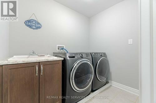 124 Drexler Avenue, Guelph/Eramosa, ON - Indoor Photo Showing Laundry Room