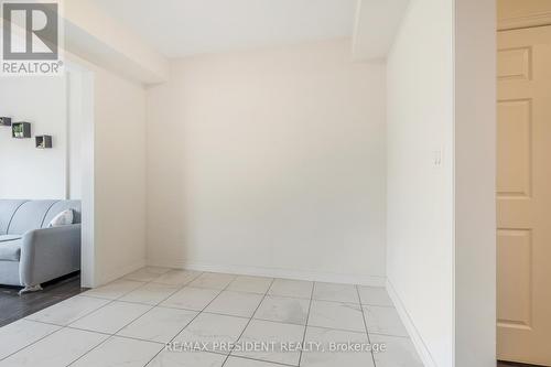 38 - 166 Deerpath Drive, Guelph, ON - Indoor Photo Showing Other Room