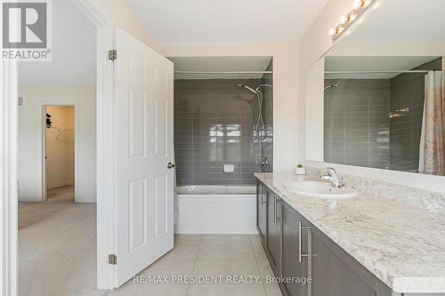 38 - 166 Deerpath Drive, Guelph, ON - Indoor Photo Showing Bathroom