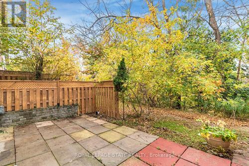 25 - 100 St Andrews Court, Hamilton, ON - Outdoor