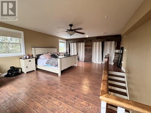 1000 8Th Concession Road W, Hamilton, ON - Indoor Photo Showing Bedroom