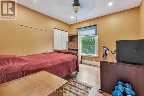 2038 Governors Road, Hamilton, ON - Indoor Photo Showing Bedroom