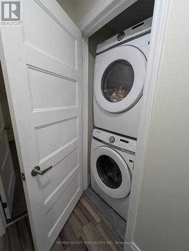 68 Briargate Drive, Kitchener, ON - Indoor Photo Showing Laundry Room