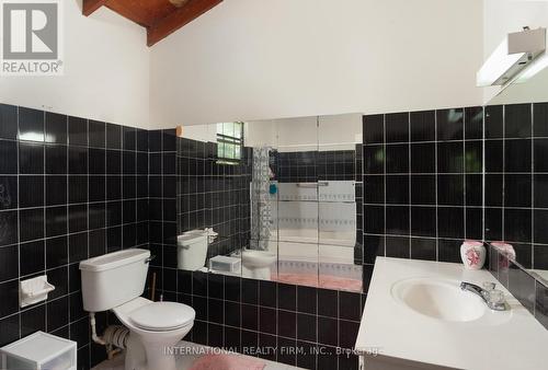 2 Vault Road, Barbados, ON - Indoor Photo Showing Bathroom