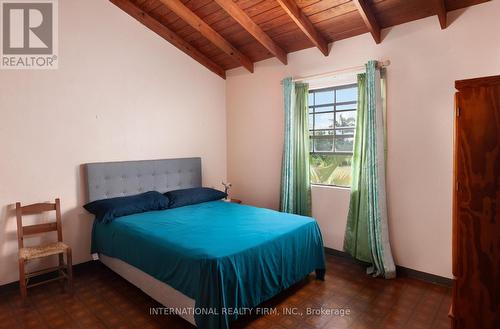 2 Vault Road, Barbados, ON - Indoor Photo Showing Bedroom