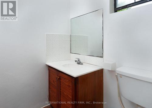 2 Vault Road, Barbados, ON - Indoor Photo Showing Bathroom