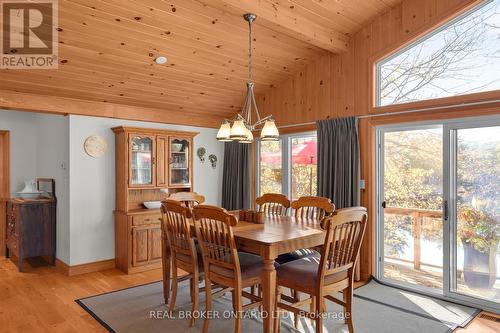 1093 Laidlaw Avenue, Gravenhurst, ON - Indoor Photo Showing Dining Room