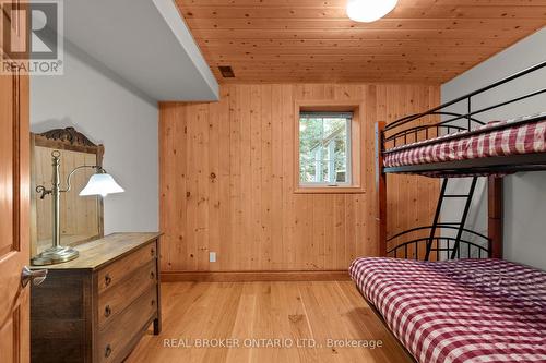 1093 Laidlaw Avenue, Gravenhurst, ON - Indoor Photo Showing Bedroom