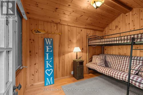 1093 Laidlaw Avenue, Gravenhurst, ON - Indoor Photo Showing Bedroom