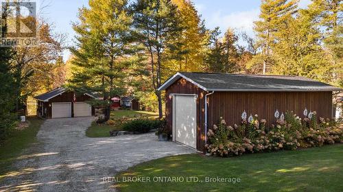 1093 Laidlaw Avenue, Gravenhurst, ON - Outdoor