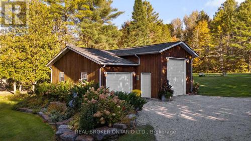 1093 Laidlaw Avenue, Gravenhurst, ON - Outdoor