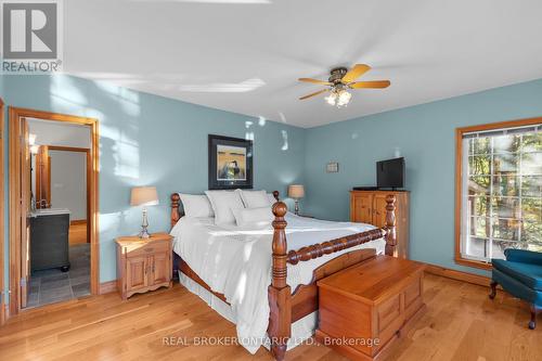 1093 Laidlaw Avenue, Gravenhurst, ON - Indoor Photo Showing Bedroom