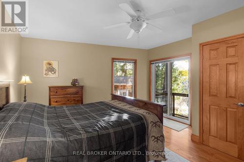 1093 Laidlaw Avenue, Gravenhurst, ON - Indoor Photo Showing Bedroom