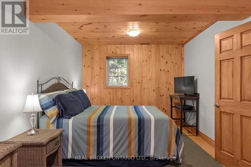 1093 Laidlaw Avenue, Gravenhurst, ON - Indoor Photo Showing Bedroom