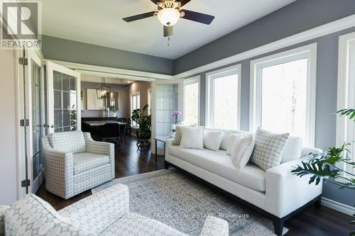 334 Sandy Bay Road, Alnwick/Haldimand, ON - Indoor Photo Showing Living Room